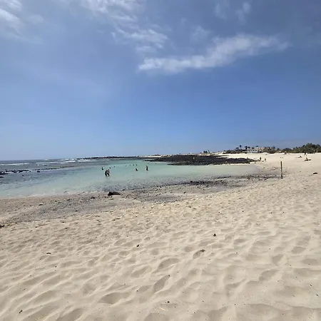 Lagos Loft Frente A La Playa Y Patio Privado Апартаменты El Cotillo (Fuerteventura)