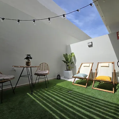 Апартаменты Lagos Loft Frente A La Playa Y Patio Privado *