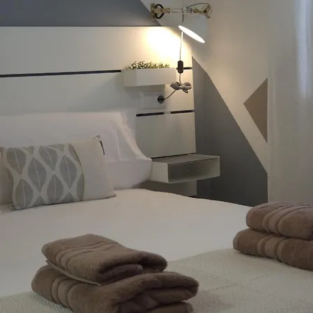 Lagos Loft Frente A La Playa Y Patio Privado Апартаменты *