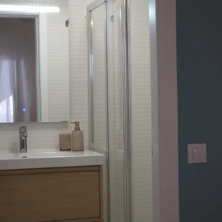 Lagos Loft Frente A La Playa Y Patio Privado Апартаменты *