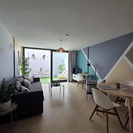 Lagos Loft Frente A La Playa Y Patio Privado Апартаменты *