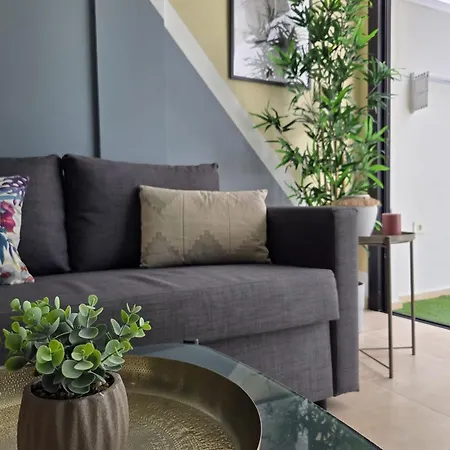 Lagos Loft Frente A La Playa Y Patio Privado Апартаменты *