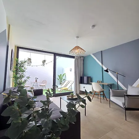 Lagos Loft Frente A La Playa Y Patio Privado Апартаменты